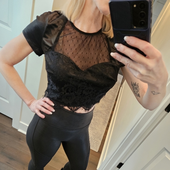 🔴 GUESS Kenzy Lace Crop Top - SIZE S - Picture 3 of 12